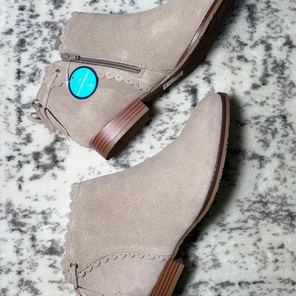 Sleek Jack Roberts Suede Booties - Picture 3 of 8